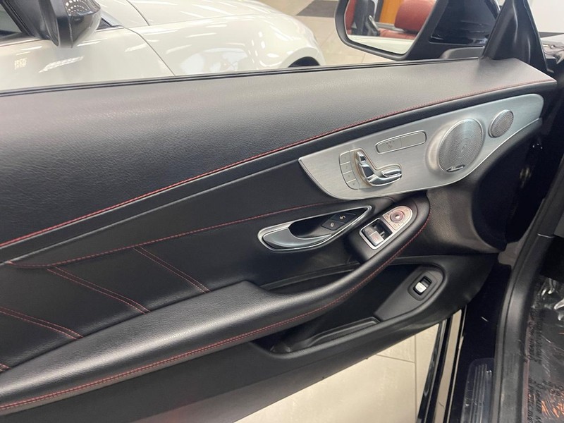 Mercedes-Benz C-Class Vehicle Image 18