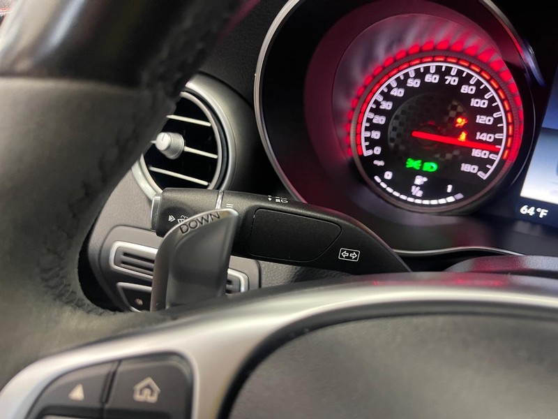 Mercedes-Benz C-Class Vehicle Image 24