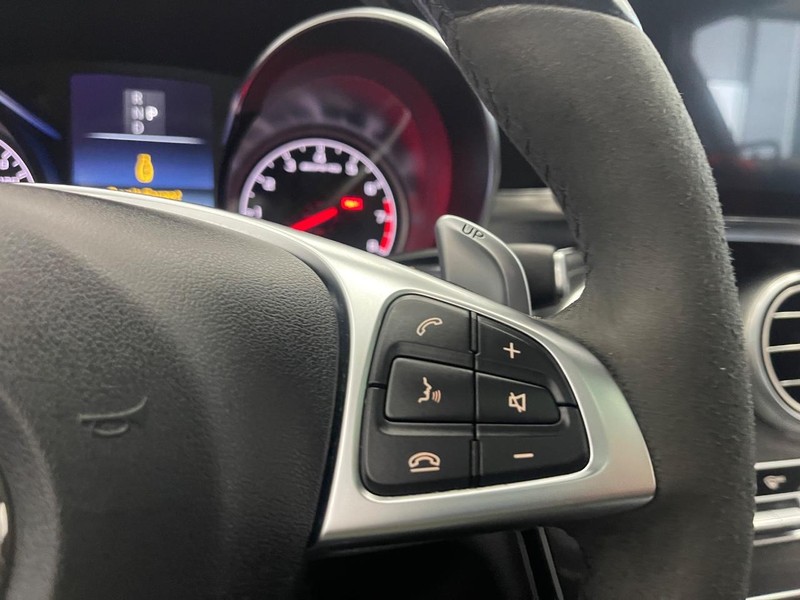 Mercedes-Benz C-Class Vehicle Image 25