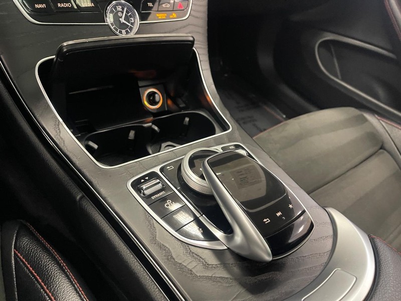 Mercedes-Benz C-Class Vehicle Image 27