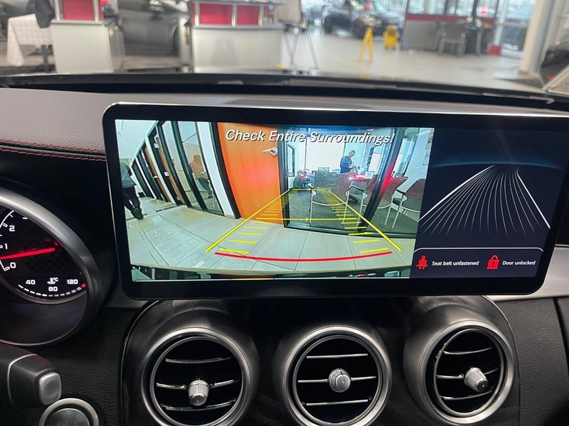 Mercedes-Benz C-Class Vehicle Image 30