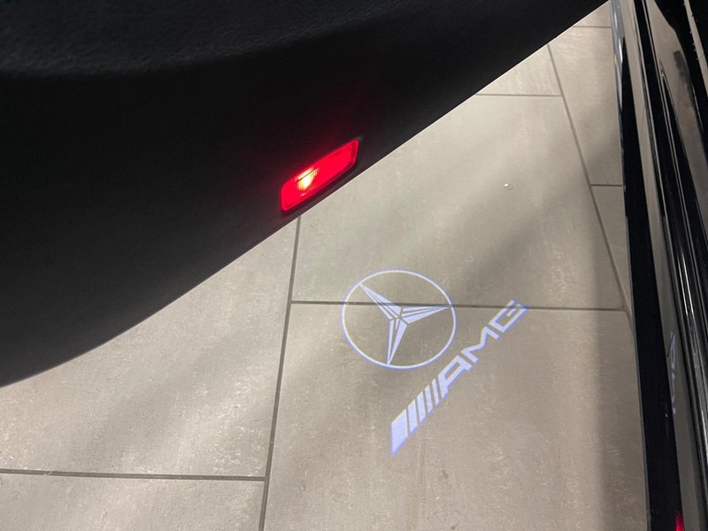 Mercedes-Benz C-Class Vehicle Image 32