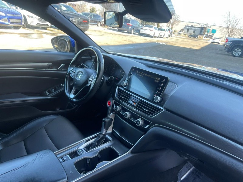 Honda Accord Sedan Vehicle Image 05