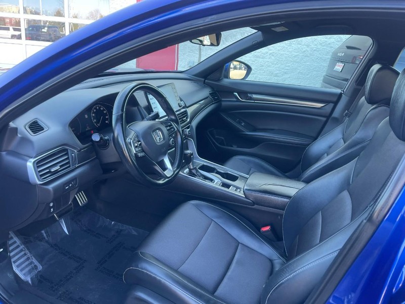 Honda Accord Sedan Vehicle Image 12