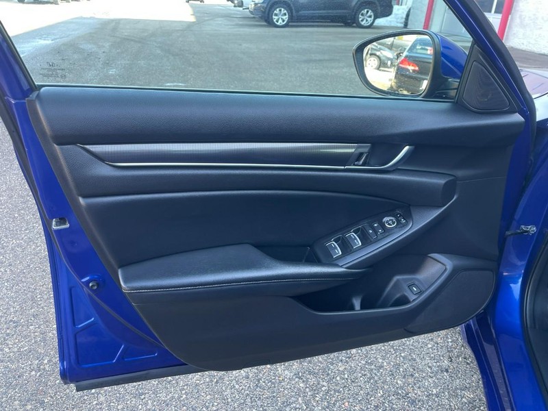 Honda Accord Sedan Vehicle Image 14