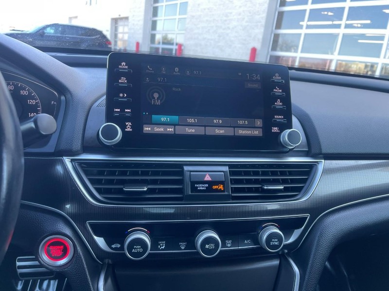 Honda Accord Sedan Vehicle Image 25