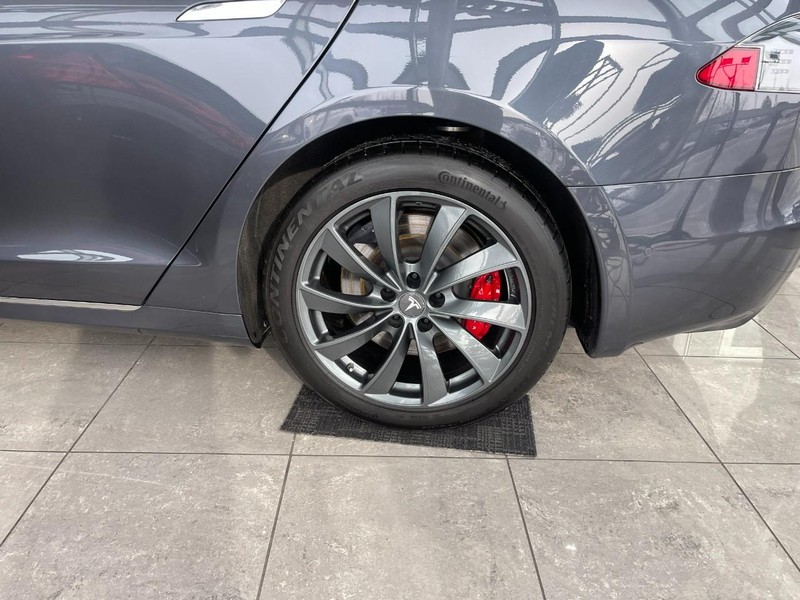 Tesla Model S Vehicle Image 05