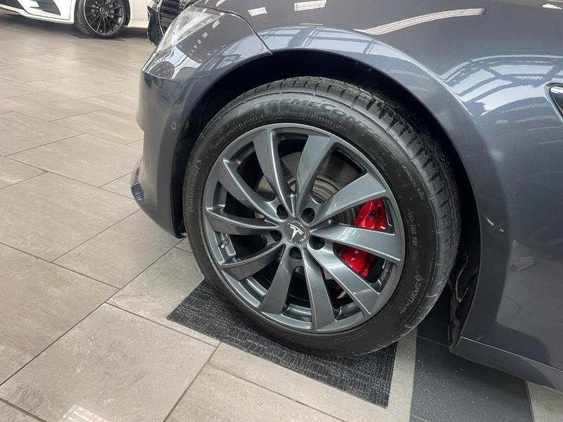 Tesla Model S Vehicle Image 06