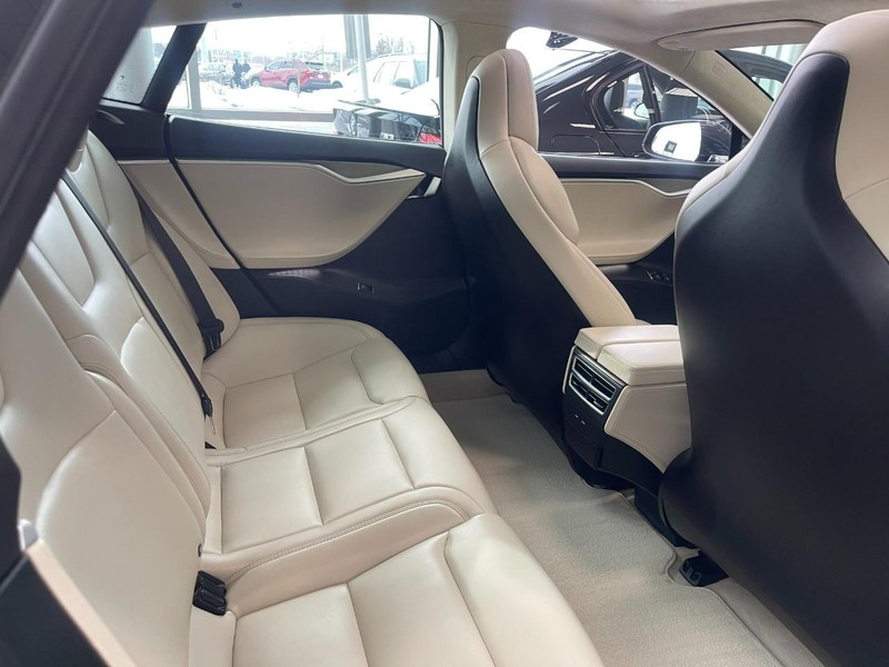 Tesla Model S Vehicle Image 13