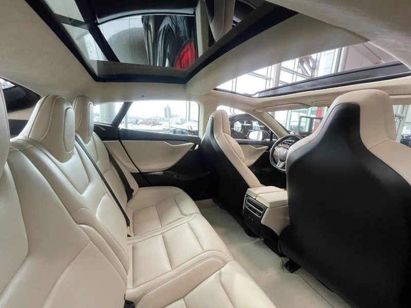 Tesla Model S Vehicle Image 14