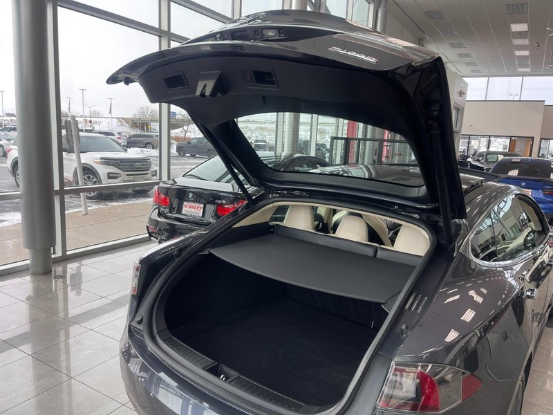 Tesla Model S Vehicle Image 16