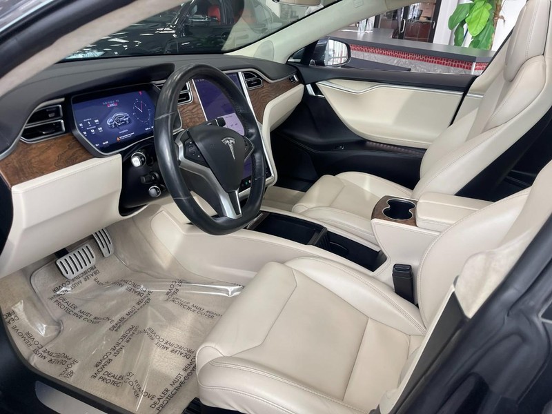 Tesla Model S Vehicle Image 20