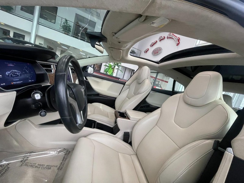 Tesla Model S Vehicle Image 21