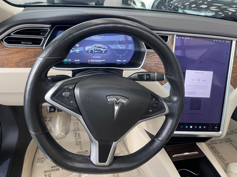 Tesla Model S Vehicle Image 23