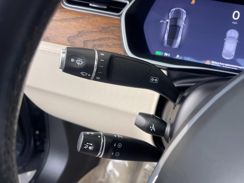 Tesla Model S Vehicle Image 24