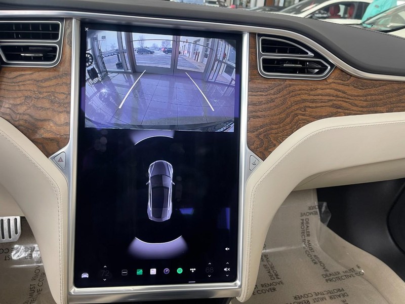 Tesla Model S Vehicle Image 28