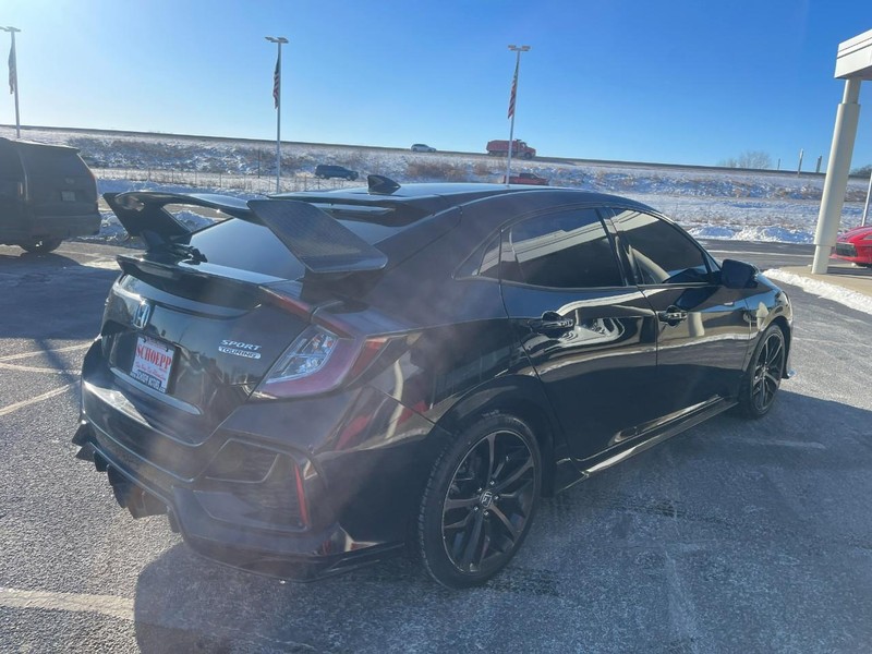 Honda Civic Hatchback Vehicle Image 03