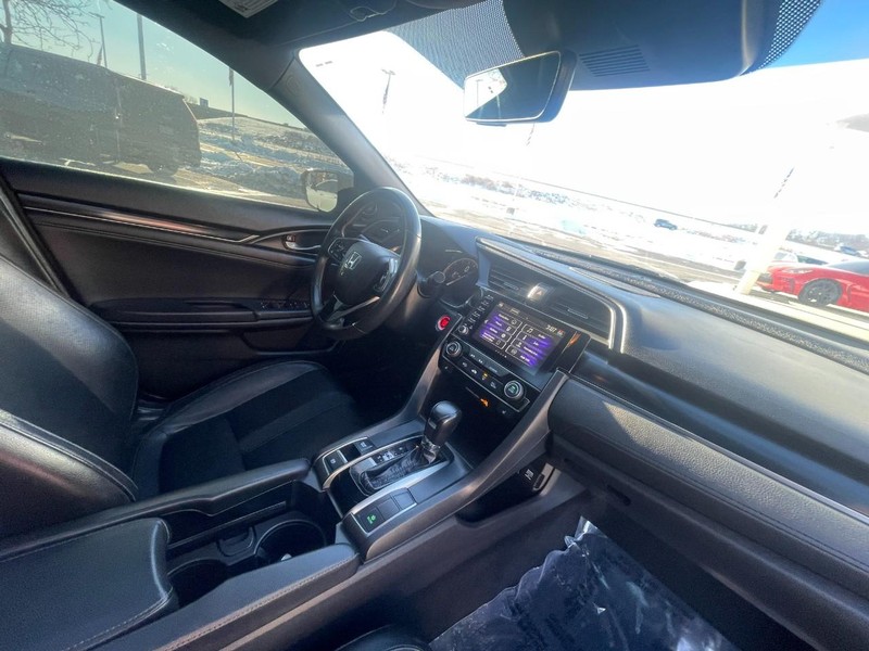 Honda Civic Hatchback Vehicle Image 06