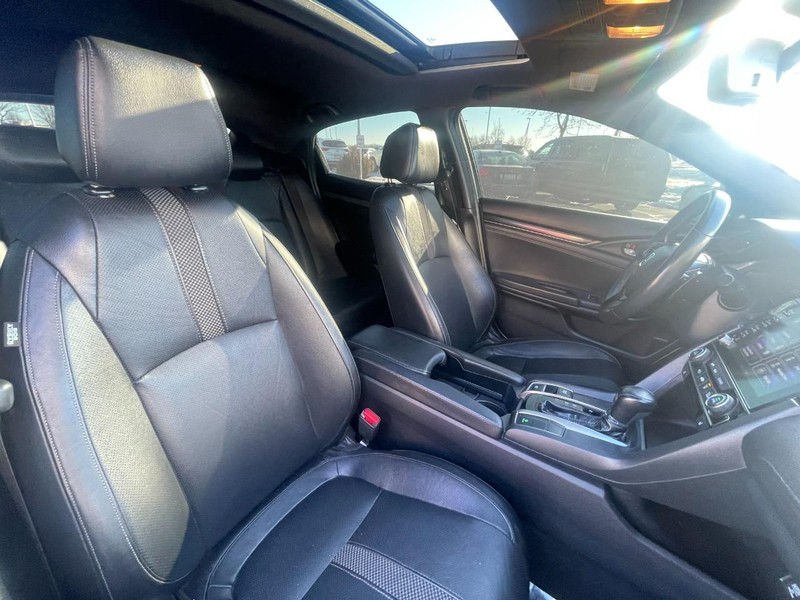 Honda Civic Hatchback Vehicle Image 08