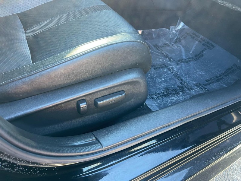 Honda Civic Hatchback Vehicle Image 09