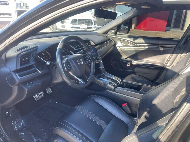 Honda Civic Hatchback Vehicle Image 15