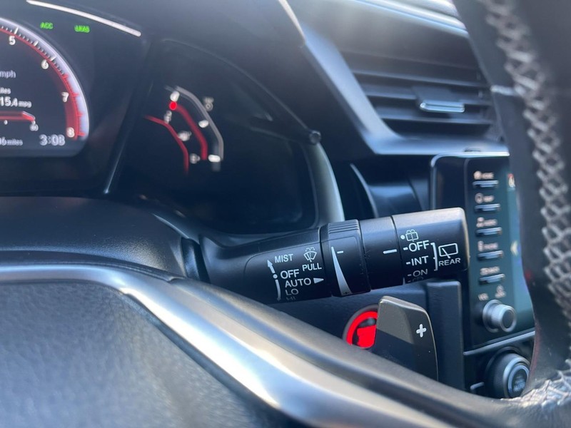 Honda Civic Hatchback Vehicle Image 23