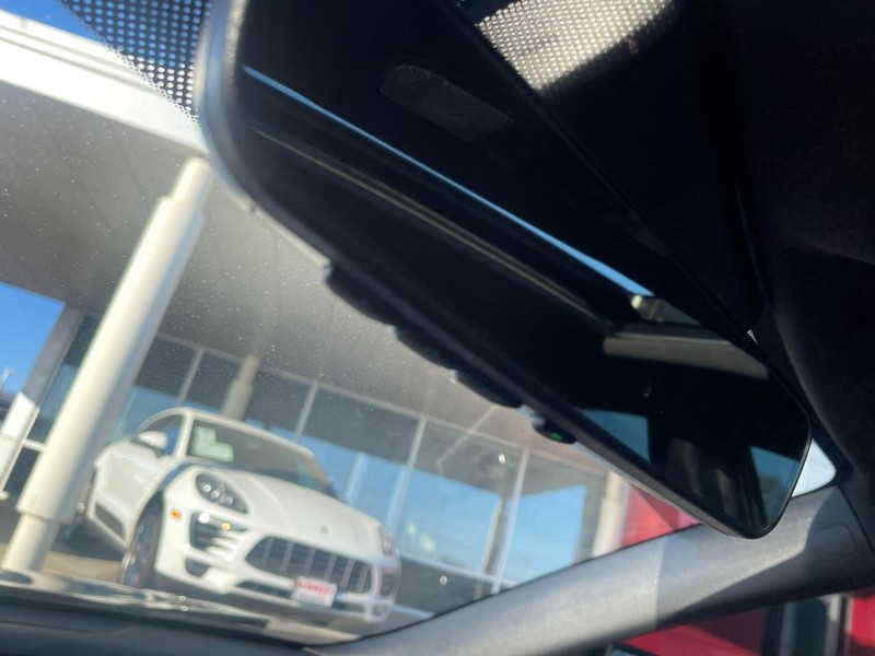 Honda Civic Hatchback Vehicle Image 30