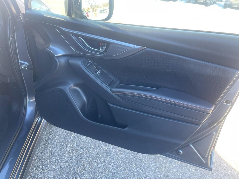 Subaru Crosstrek Vehicle Image 12