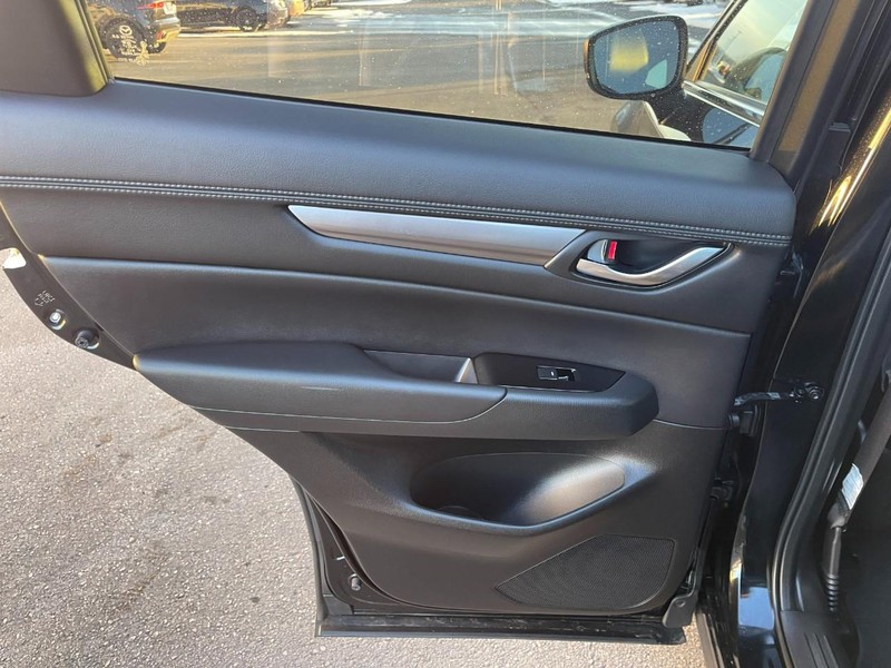 Mazda CX-5 Vehicle Image 16