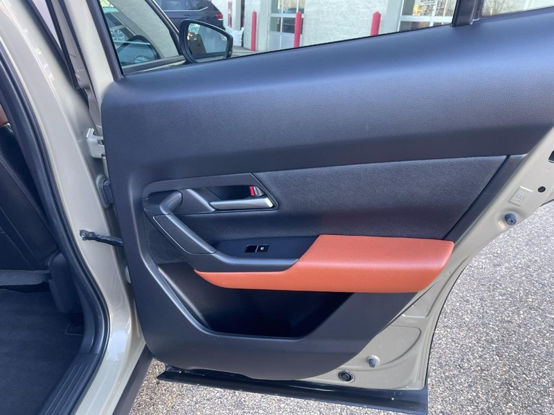 Mazda CX-50 Vehicle Image 16