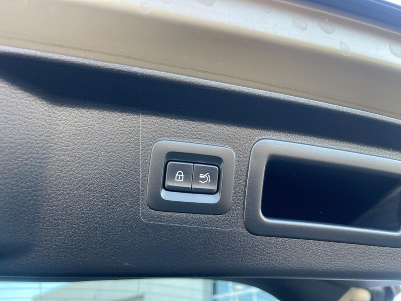 Mazda CX-50 Vehicle Image 18