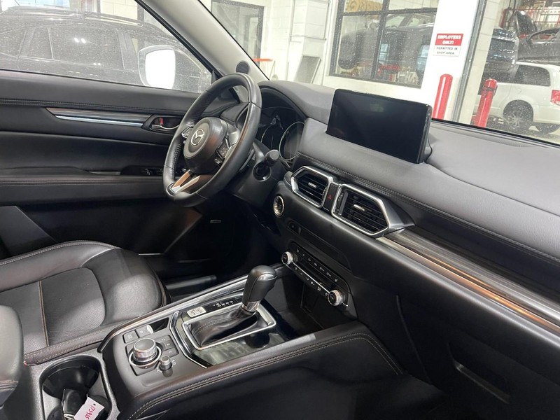 Mazda CX-5 Vehicle Image 02