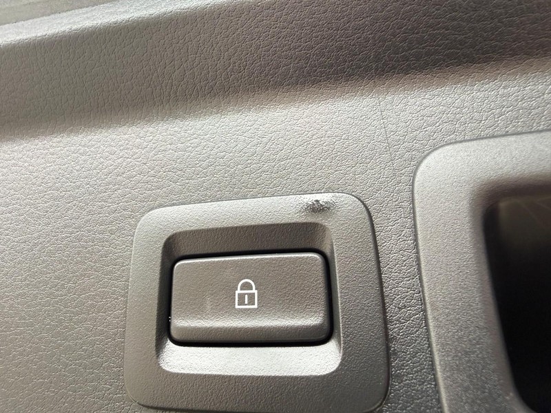 Mazda CX-30 Vehicle Image 23