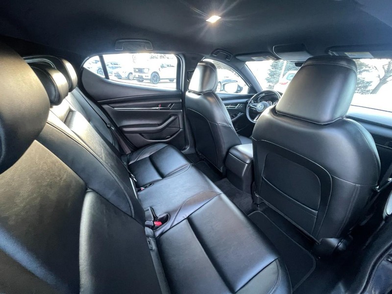 Mazda Mazda3 Hatchback Vehicle Image 11