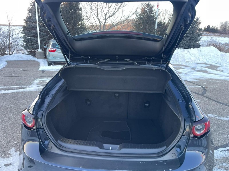 Mazda Mazda3 Hatchback Vehicle Image 13