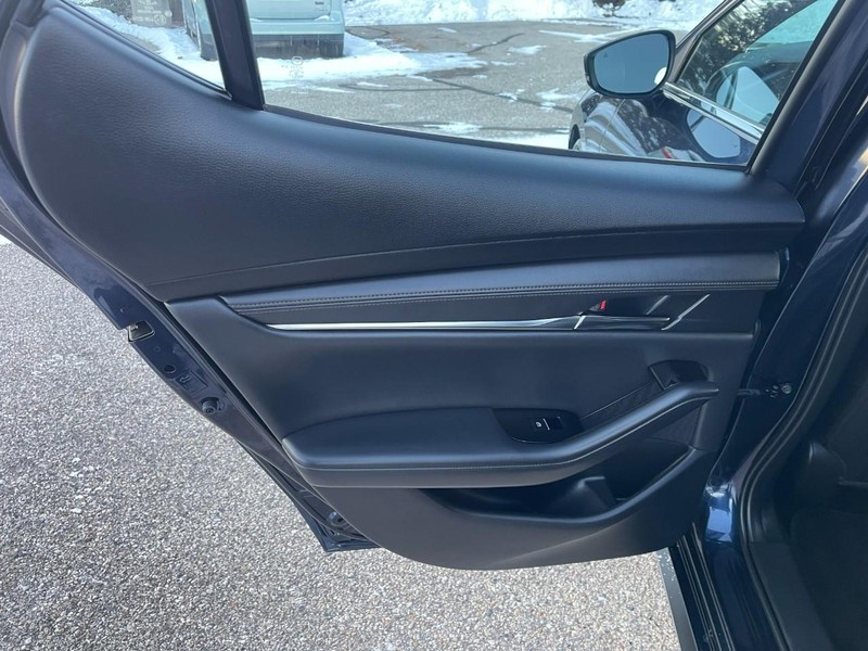 Mazda Mazda3 Hatchback Vehicle Image 16