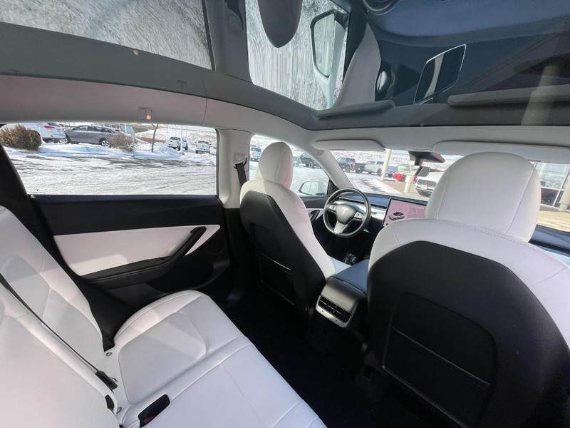 Tesla Model Y Vehicle Image 12
