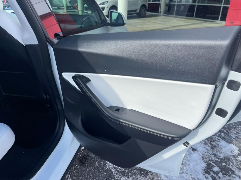 Tesla Model Y Vehicle Image 13