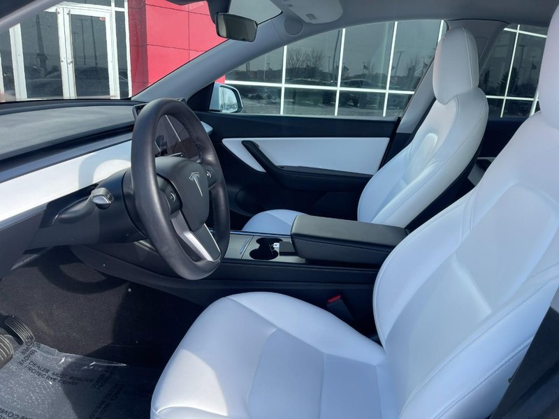 Tesla Model Y Vehicle Image 17