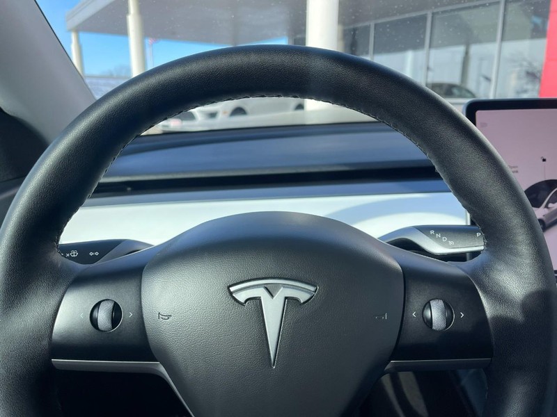 Tesla Model Y Vehicle Image 21