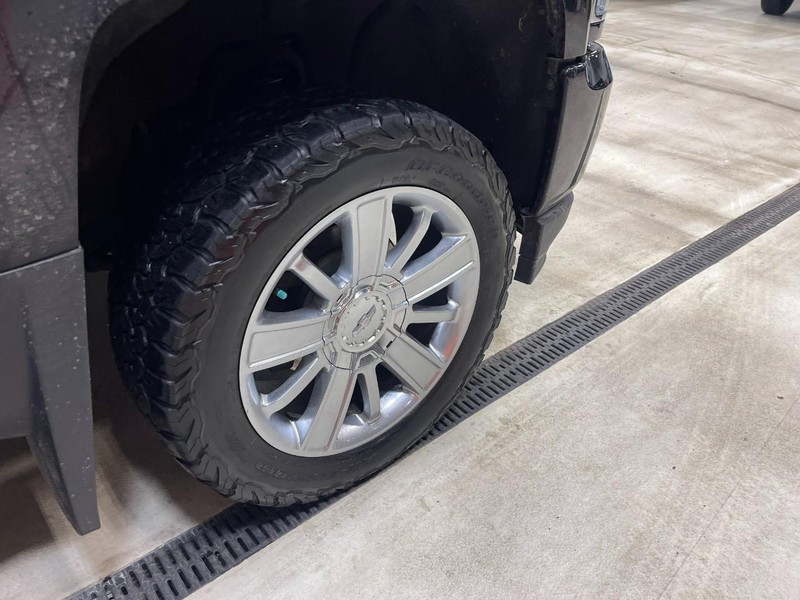 Chevrolet Silverado 1500 Vehicle Image 04