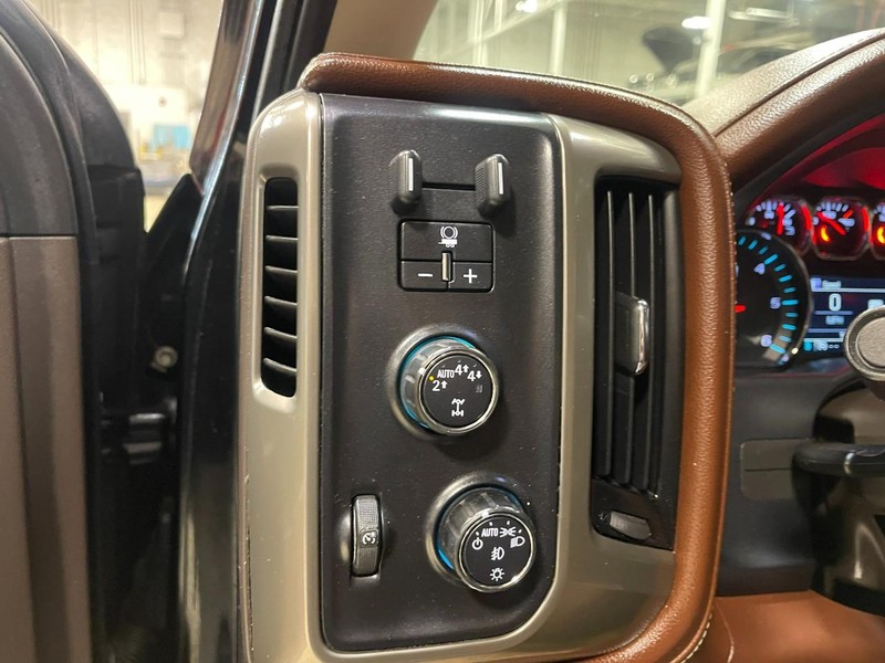 Chevrolet Silverado 1500 Vehicle Image 17