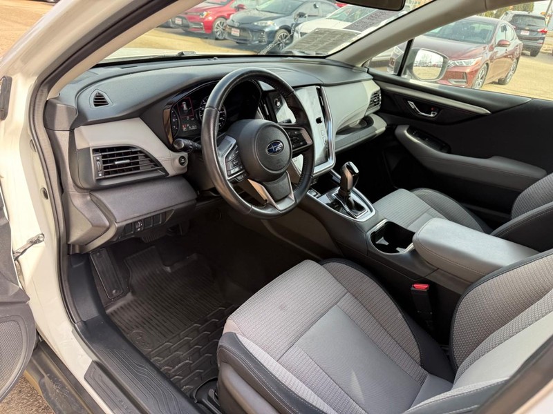 Subaru Outback Vehicle Image 10