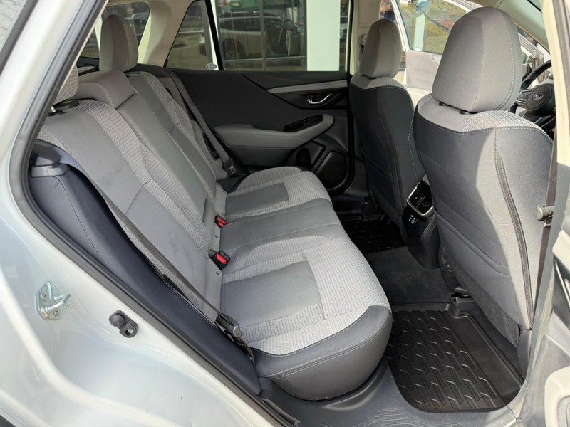 Subaru Outback Vehicle Image 14