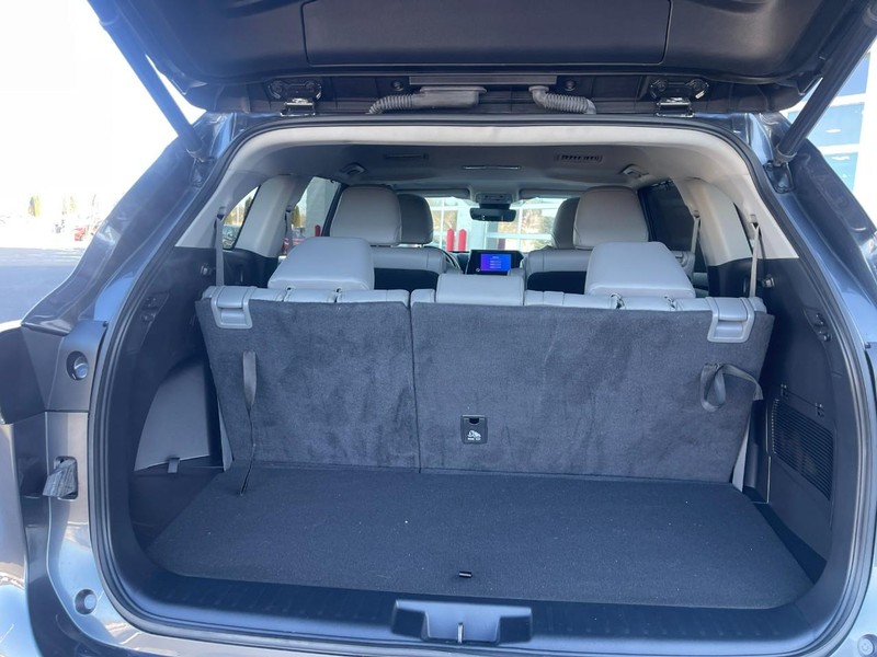 Toyota Highlander Vehicle Image 18