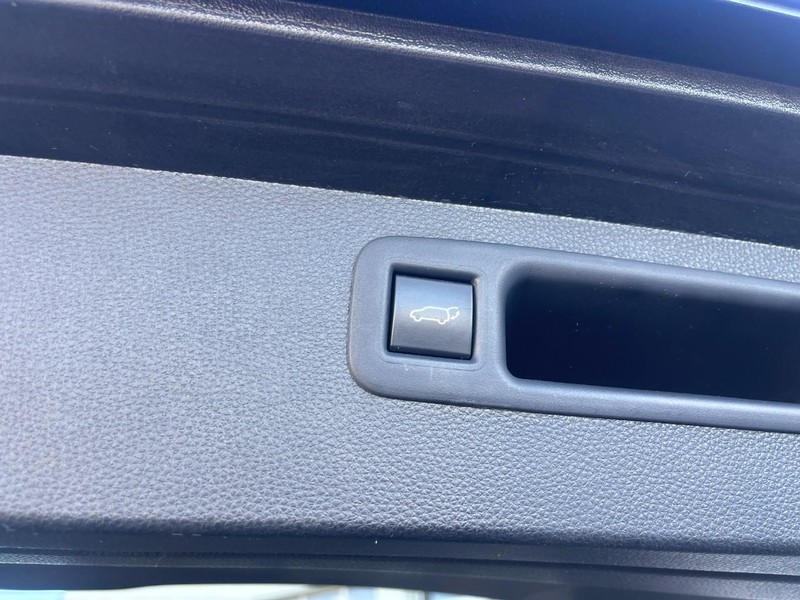 Toyota Highlander Vehicle Image 19