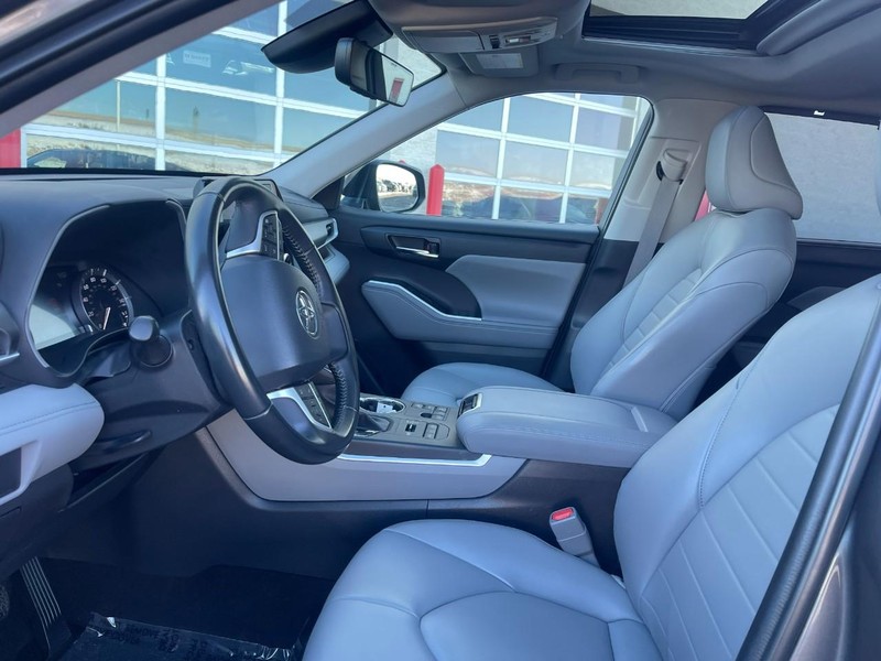 Toyota Highlander Vehicle Image 22