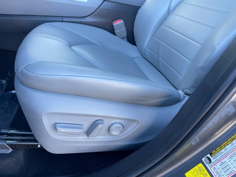 Toyota Highlander Vehicle Image 23