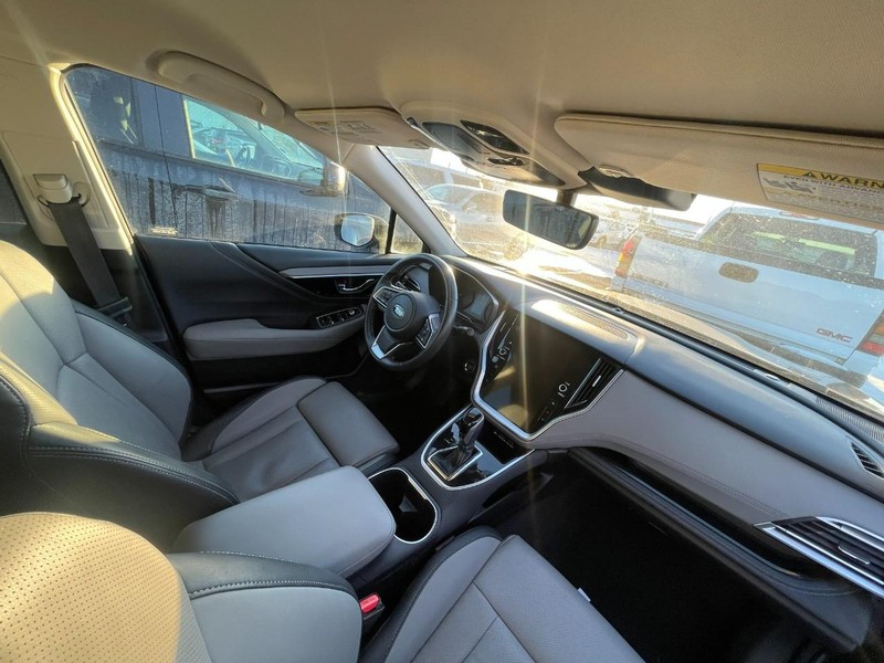 Subaru Outback Vehicle Image 02