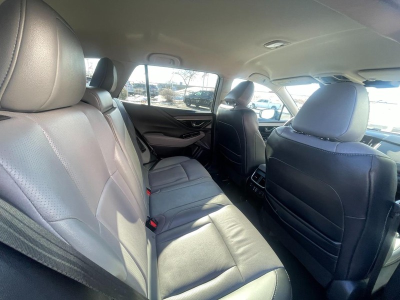 Subaru Outback Vehicle Image 13